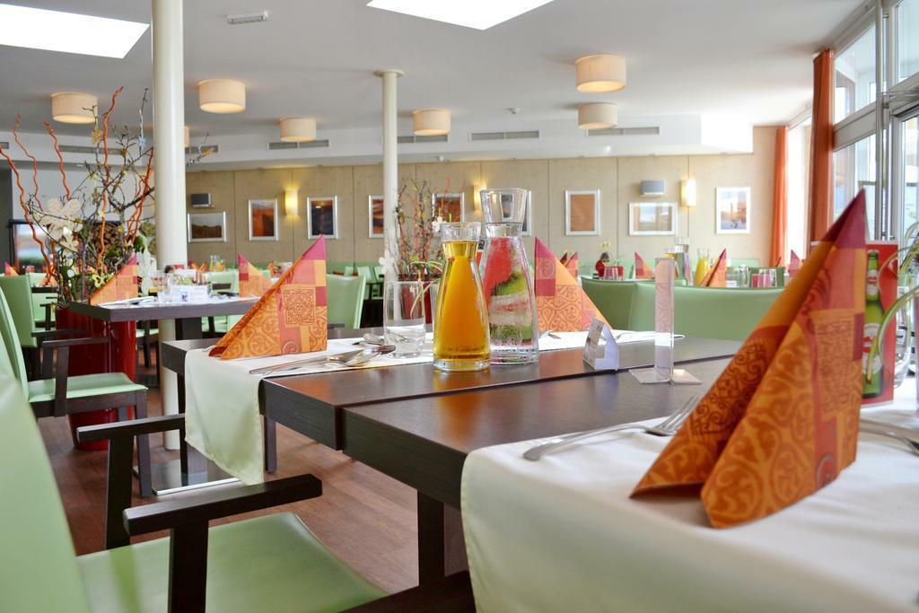 Hotel Educare 4*